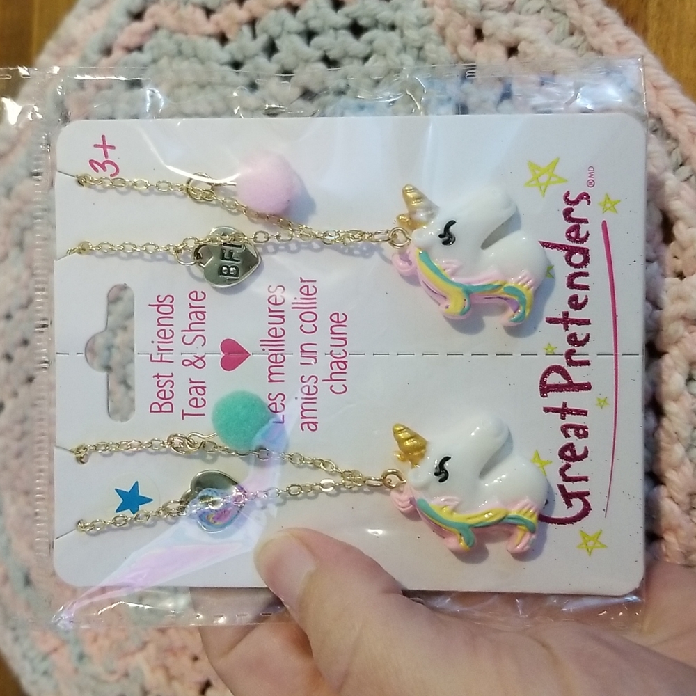 Great Pretenders best friends tear & share unicorn necklaces ages 3+ NWT